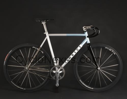 Dodici Leggero scheda tecnica e recensioni